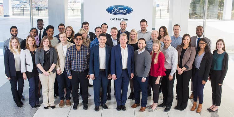 2018 Fellows group of people posing